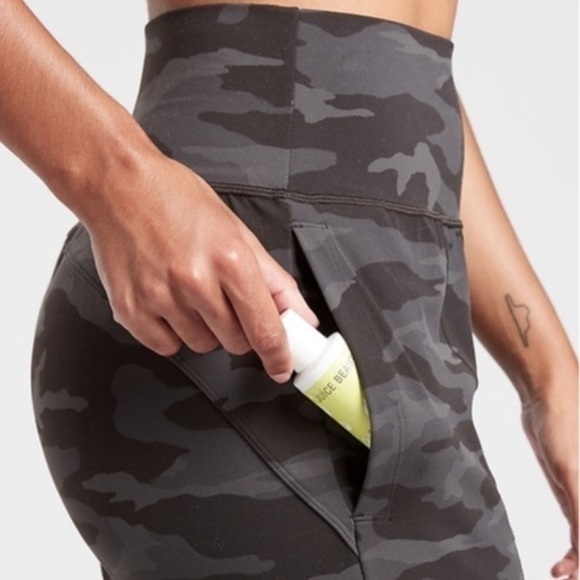 Athleta‎ Salutation Camo Jogger Black - Picture 5 of 13